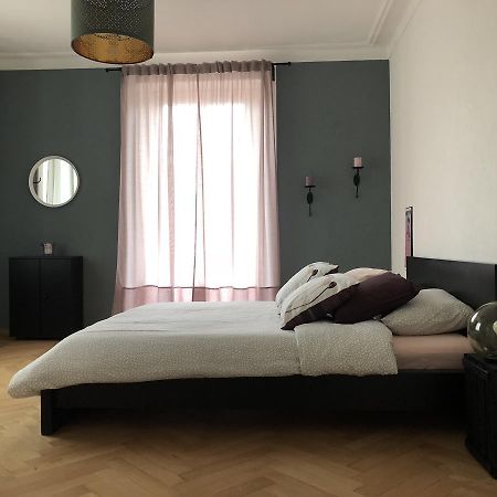 Appartement Douces Heures Avec Parking Couvert Prive Le Locle Eksteriør billede