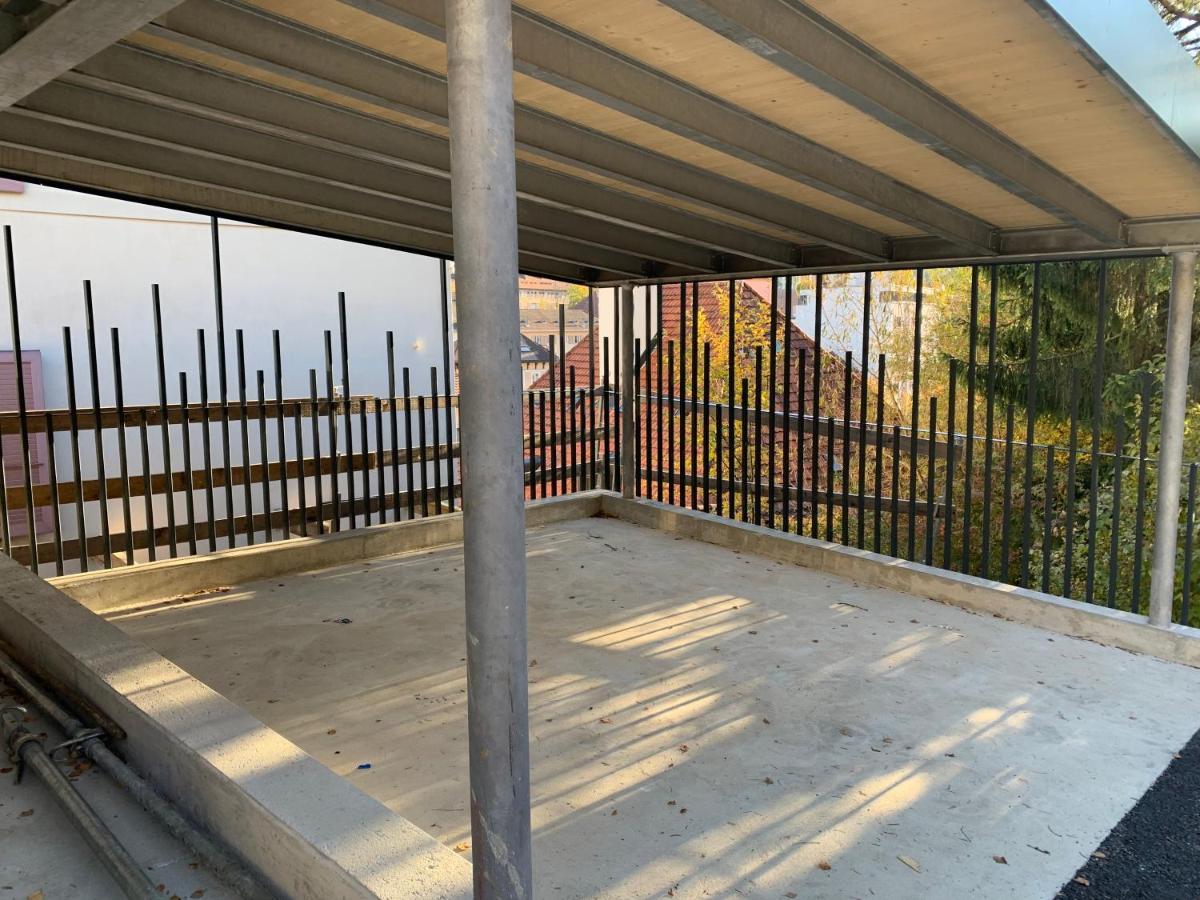 Appartement Douces Heures Avec Parking Couvert Prive Le Locle Eksteriør billede