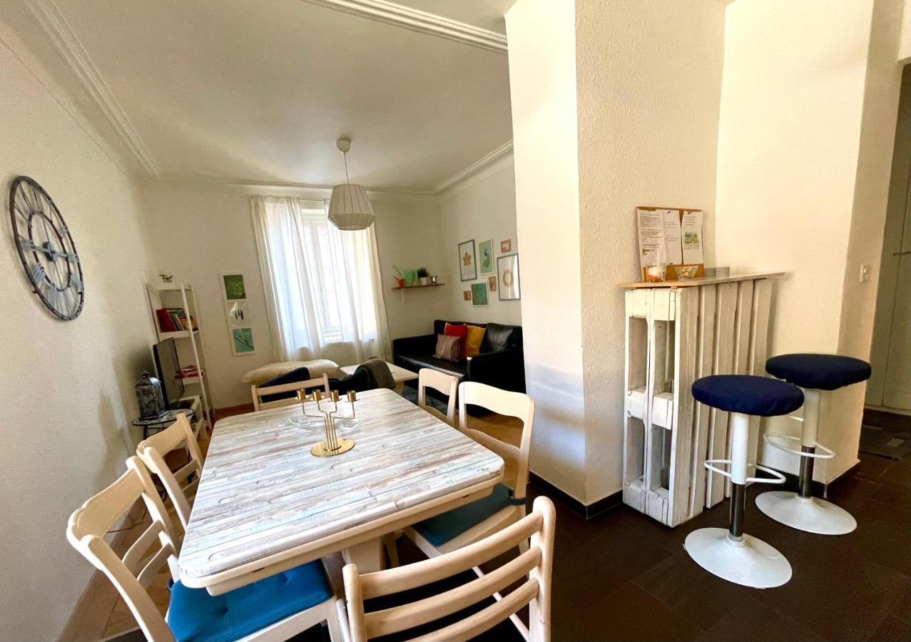 Appartement Douces Heures Avec Parking Couvert Prive Le Locle Eksteriør billede